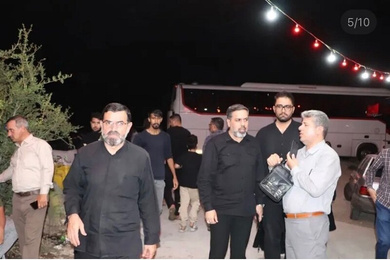 میزبانی موکب شهدای کرمانشاه از زائران اربعین حسینی(ع)+عکس