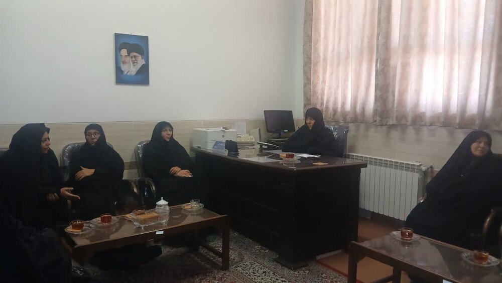 هم‌افزایی فرهنگی بانوان مهریز به میزبانی مدرسه علمیه الزهراء(س) این شهرستان+عکس