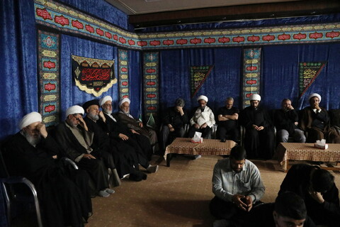 تصاویر / مراسم عزاداری شب اربعین حسینی در بیت آیت الله فقیهی