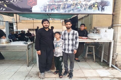 تصاویر/ خدمت رسانی موکب مدرسه علمیه امام خمینی(ره) اسلام آباد غرب در ایام اربعین