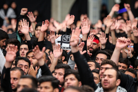 تصاویر/ مراسم عزاداری هیئت‌های دانشجویی در حسینیه امام خمینی(ره)