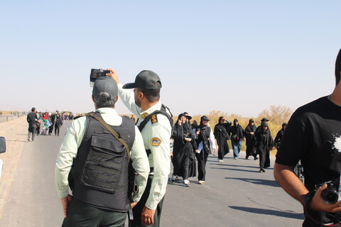 تصاویر/ مردم کرمان همقدم با کاروان کربلا در پیاده روی دلدادگان حسینی