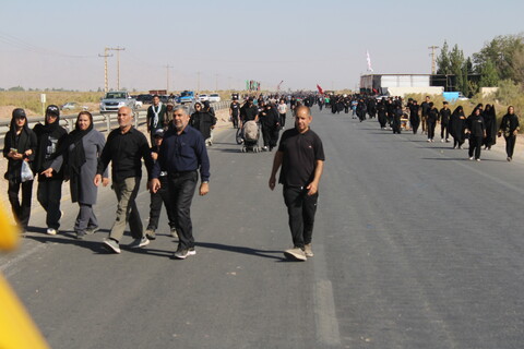 تصاویر/ مردم کرمان همقدم با کاروان کربلا در پیاده روی دلدادگان حسینی