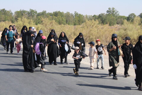تصاویر/ مردم کرمان همقدم با کاروان کربلا در پیاده روی دلدادگان حسینی
