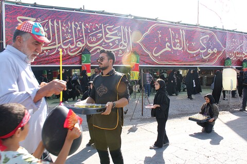 تصاویر/ مردم کرمان همقدم با کاروان کربلا در پیاده روی دلدادگان حسینی