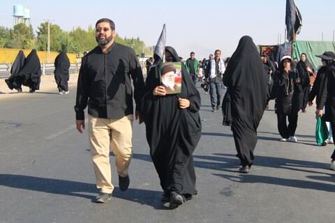 تصاویر/ مردم کرمان همقدم با کاروان کربلا در پیاده روی دلدادگان حسینی