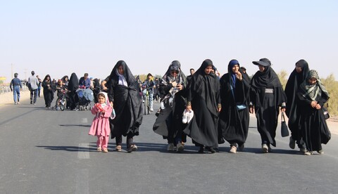 تصاویر/ مردم کرمان همقدم با کاروان کربلا در پیاده روی دلدادگان حسینی