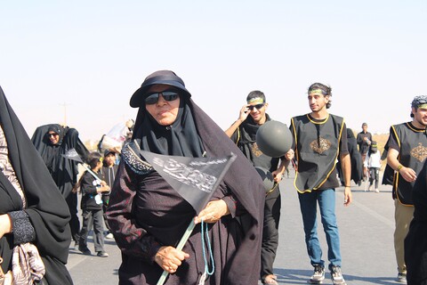 تصاویر/ مردم کرمان همقدم با کاروان کربلا در پیاده روی دلدادگان حسینی