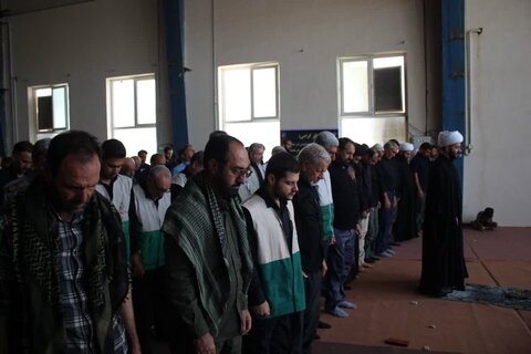 تصاویر/ اقامه نماز جماعت در مواکب شهرستان ایلام