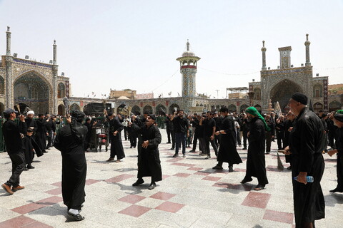 تصاویر/ حضور دسته‌جات عزاداری اربعین حسینی در حرم حضرت معصومه (س)