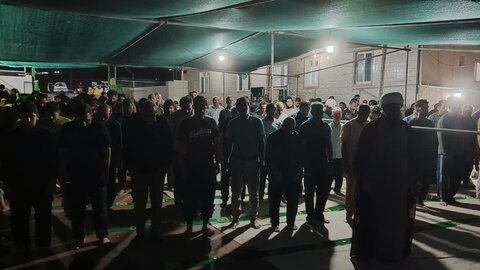 تصاویر/سخنرانی و اقامه نماز جماعت مدیر مدرسه علمیه الهادی در مواکب