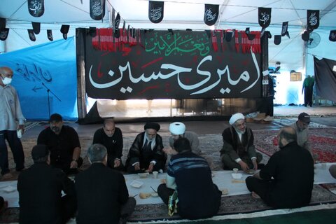 بازدید نماینده ولی‌فقیه در جهادکشاورزی از موکب سنگرسازان بی سنگر حسینی استان مرکزی