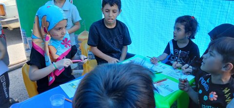 تصاویر/حضور کادر و طلاب مدرسه علمیه الهیه ساوه در پیاده‌روی جاماندگان اربعین