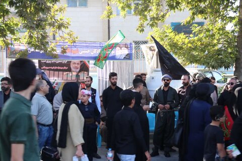 تصاویر/ پیاده روی دلدادگان اربعین حسینی در ارومیه