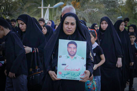 تصاویر/ پیاده‌روی جاماندگان اربعین در بوشهر