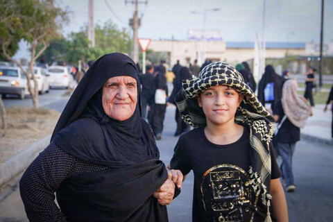 تصاویر/ پیاده‌روی جاماندگان اربعین در بوشهر