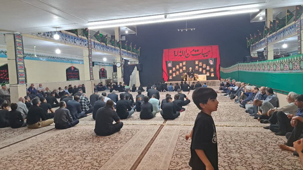 تکریم خانواده شهدا یکی از درس‌های اربعین است