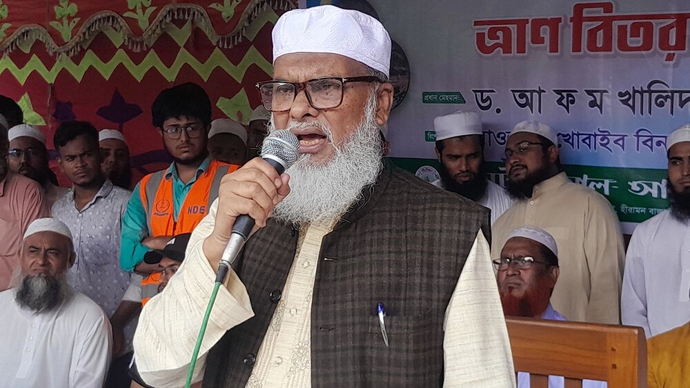 হজ কার্যক্রমে ঘুষ নিলে ফাঁসি: কড়া হুঁশিয়ারি ধর্ম উপদেষ্টার