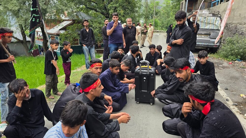 उड़ी कश्मीर: हौज़ा ए इल्मिया इमाम हादी द्वारा जुलूस चेहलुम का आयोजन