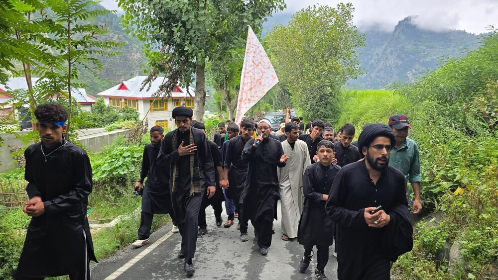 उड़ी कश्मीर: हौज़ा ए इल्मिया इमाम हादी द्वारा जुलूस चेहलुम का आयोजन