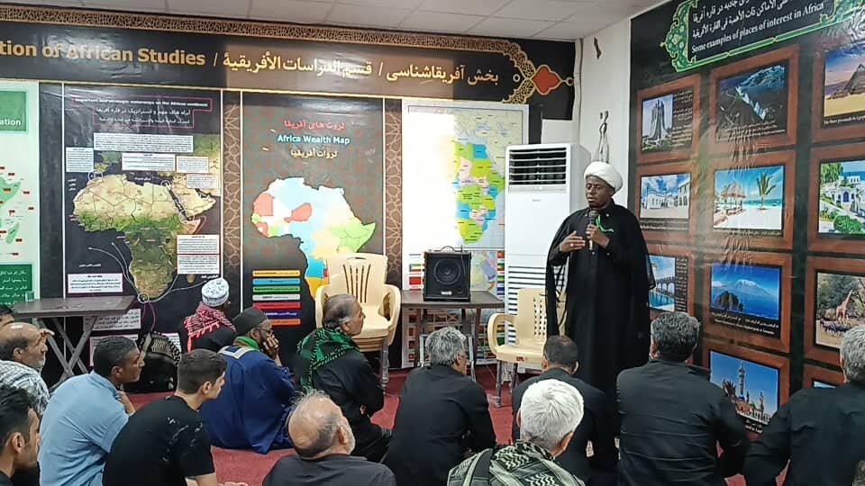 موکب عشاق الحسین طلاب آفریقا در مسیر نجف به کربلا