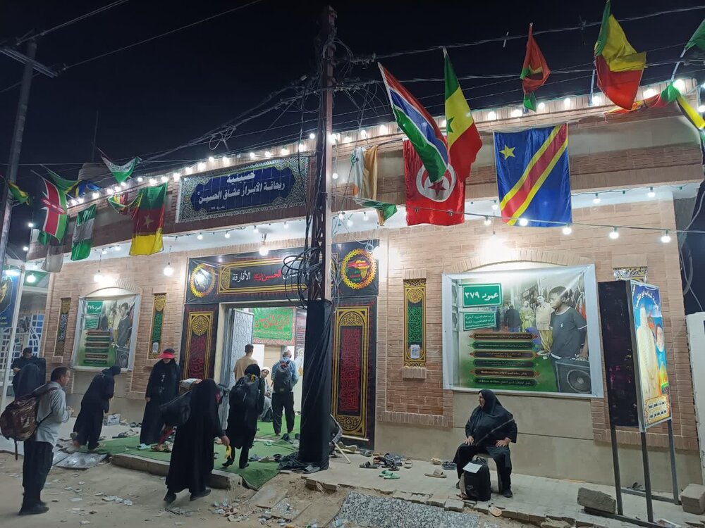 موکب عشاق الحسین طلاب آفریقا در مسیر نجف به کربلا