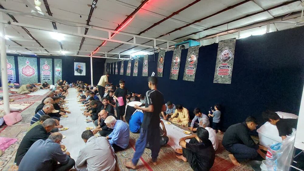 پذیرش روزانه ۴۰۰ بانوی زائر در غرفه فرهنگی اوقاف خراسان رضوی 