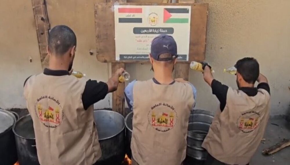 من كربلاء إلى غزة.. موائد الأربعين تمتد لتكسر حصار الجوع بدعم من المرجعية العليا والعتبة الحسينية