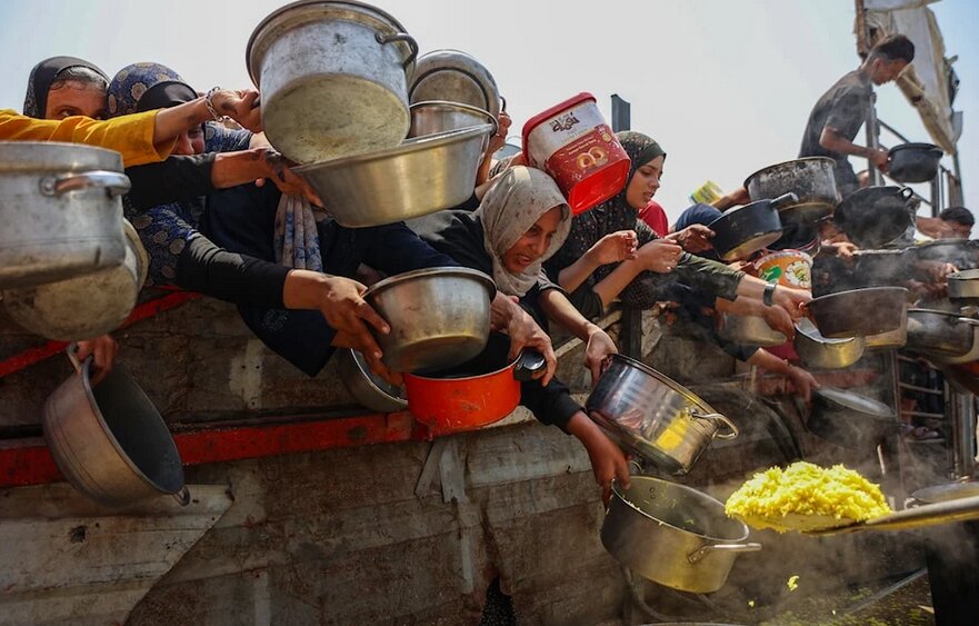 Plus de 100 ONG: Les nouvelles conditions israéliennes nous empêchent d’introduire l’aide à Gaza