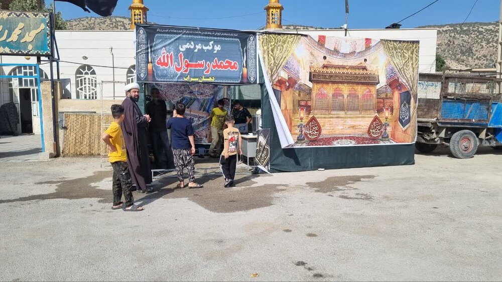 خدمت رسانی به زائران اربعین حسینی در موکب حضرت محمد رسول الله دهستان سراب