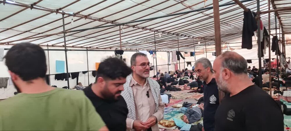 بازدید معاون استاندار اصفهان از مواکب کاشان در مسیر نجف کربلا+عکس