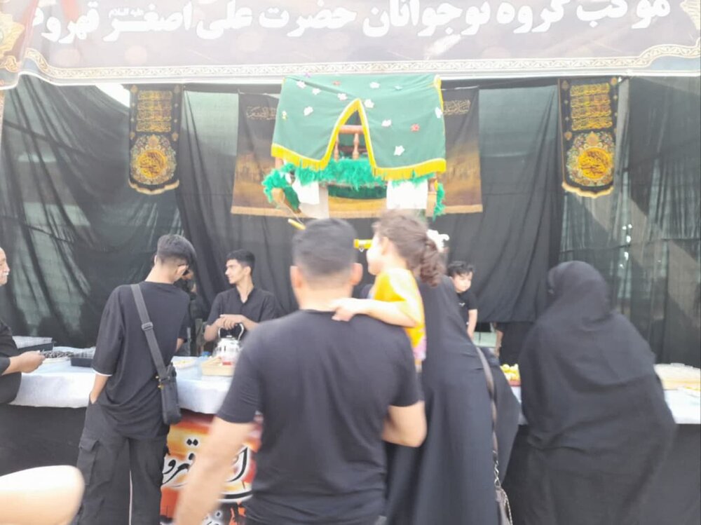 تصاویر/ راهپیمایی جاماندگان قافله‌ی اربعین در بخش قمصر