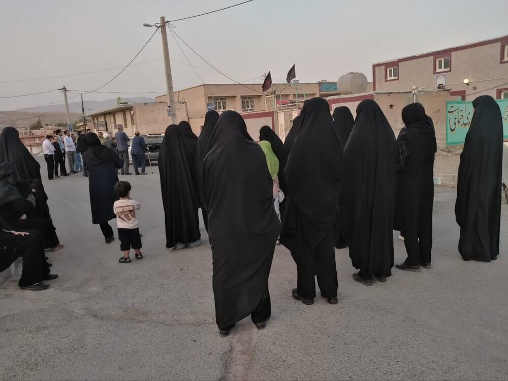 تصاویر/ مراسم پیاده روی جاماندگان اربعین حسینی در روستای چشمه شیرین