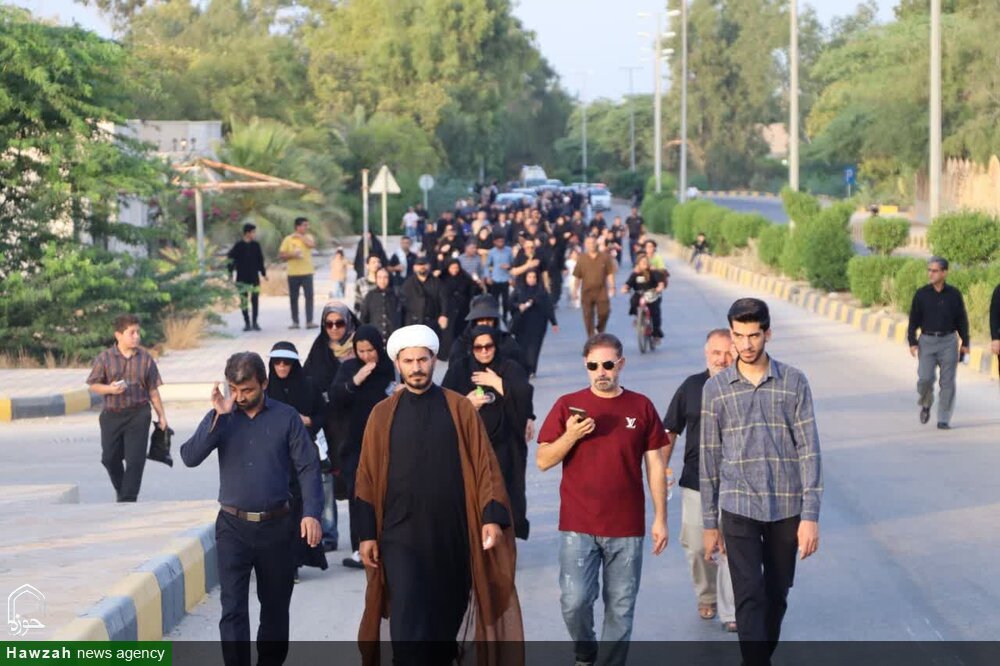 تصاویر/ پیاده روی جاماندگان اربعین در خارگ