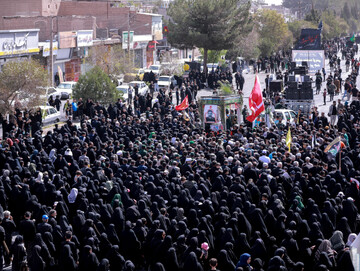 تشییع عاشقانه در مسیر عشق؛ بدرقه شهید یونس نوفرستی در پیاده‌روی اربعین+تصاویر