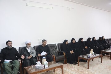 تصاویر/ دیدار موکب‌داران اربعین با امام جمعه مهران