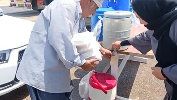 فیلم| خدمت‌رسانی موکب انقلاب روستای حاضرمیل به زائران اربعین