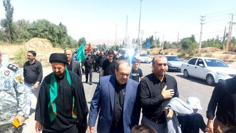 تصاویر / تصاویری از حضور مردم شهرستان های استان قزوین در مراسم دلدادگان اربعین حسینی
