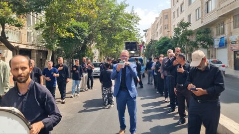 تصاویر / تصاویری از حضور مردم شهرستان های استان قزوین در مراسم دلدادگان اربعین حسینی