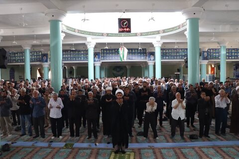 تصاویر/ اقامه نماز جمعه تکاب