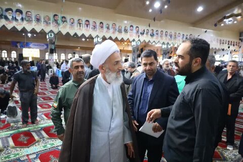 تصاویر نمازجمعه ۲۴ مرداد ساری به امامت حجت الاسلام  والمسلمین محمدی‌لائینی نماینده ولی فقیه در مازندران و امام جمعه ساری