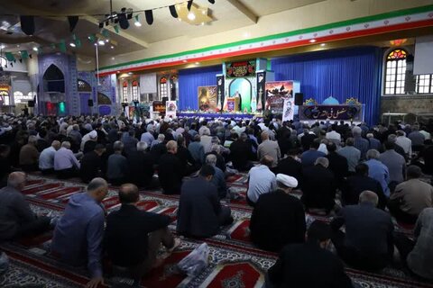 تصاویر نمازجمعه ۲۴ مرداد ساری به امامت حجت الاسلام  والمسلمین محمدی‌لائینی نماینده ولی فقیه در مازندران و امام جمعه ساری