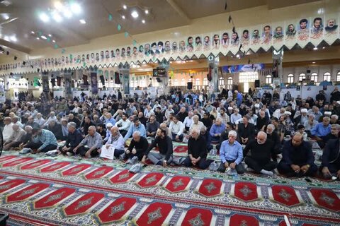 تصاویر نمازجمعه ۲۴ مرداد ساری به امامت حجت الاسلام  والمسلمین محمدی‌لائینی نماینده ولی فقیه در مازندران و امام جمعه ساری