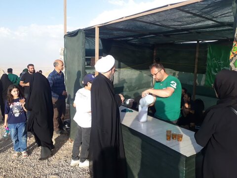 تصاویر/ بازدید امام جمعه بیجار از موکب امام زاده حمزه عرب