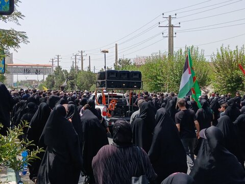 تصاویری از حضور کادر و طلاب موسسه آموزش عالی ریحانه الرسول ساوه در کاروان پیاده‌روی جاماندگان اربعین حسینی