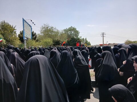 تصاویری از حضور کادر و طلاب موسسه آموزش عالی ریحانه الرسول ساوه در کاروان پیاده‌روی جاماندگان اربعین حسینی