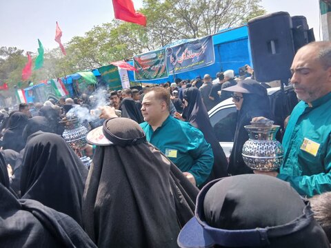 تصاویری از حضور کادر و طلاب موسسه آموزش عالی ریحانه الرسول ساوه در کاروان پیاده‌روی جاماندگان اربعین حسینی