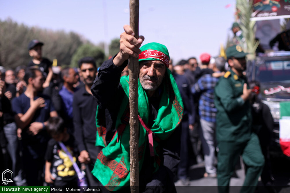 تشییع عاشقانه در مسیر عشق؛ بدرقه شهید یونس نوفرستی در پیادهروی اربعین