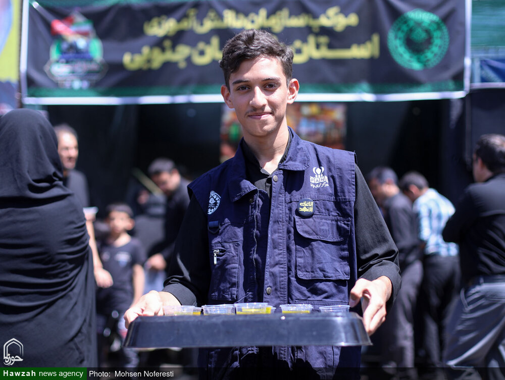 تشییع عاشقانه در مسیر عشق؛ بدرقه شهید یونس نوفرستی در پیادهروی اربعین