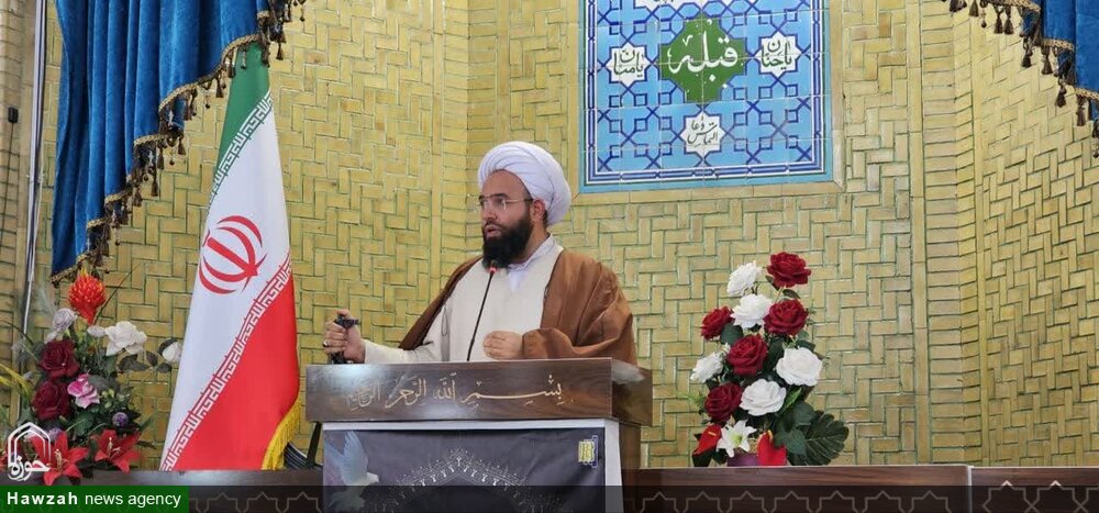 قیام امام حسین(ع) احیای دین بود /  نماز جمعه "مانور اسلام" در اجتماع مسلمین است